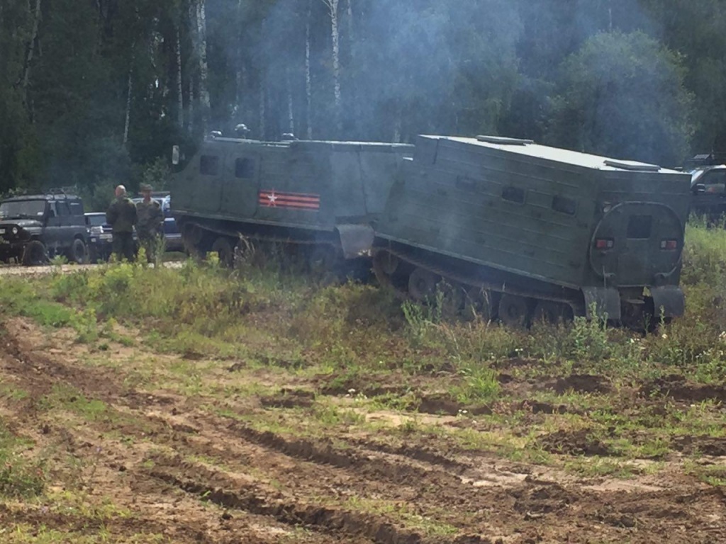 Бронетранспортер.jpg Бронетранспортер.jpg