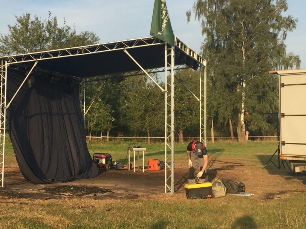 сцена.jpg сцена.jpg